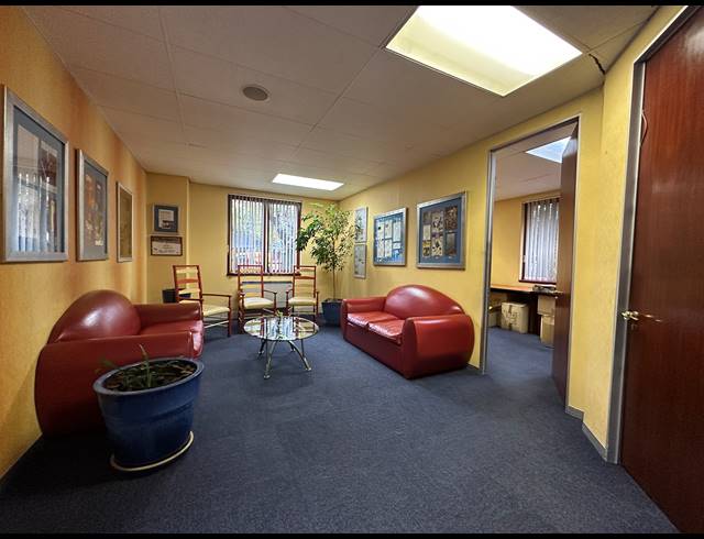 950M² OFFICE TO LET IN WOODMEAD